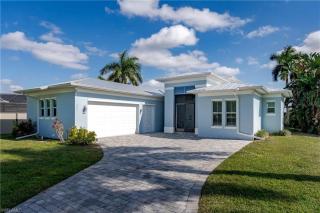 121 Newport Dr   Naples