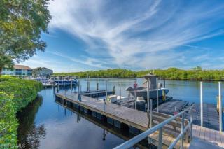 242 Newport Dr  502 Naples