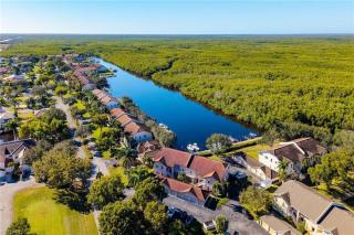 278 Newport Dr  207 Naples