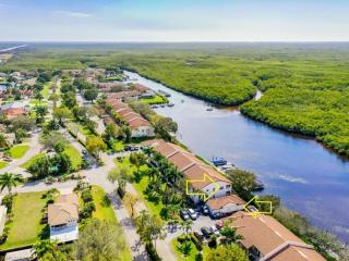 254 Newport Dr  412 Naples