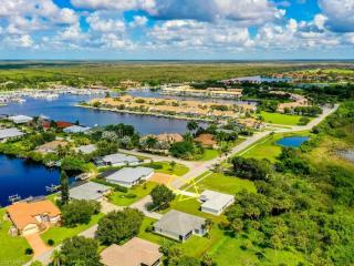 200 Cays Dr   Naples